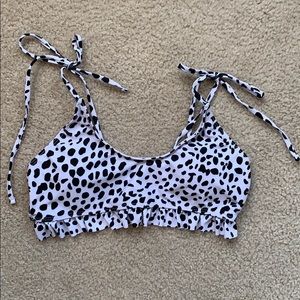 Black and white patterned bikini top